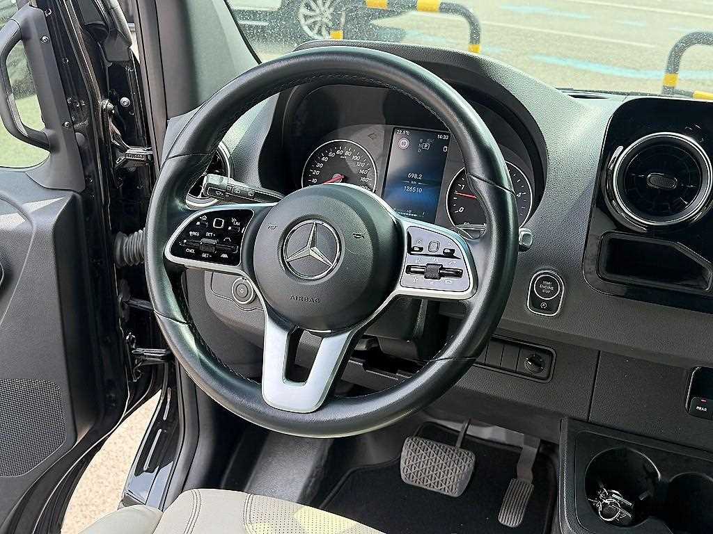 Mercedes Benz Sprinter - Vista 9