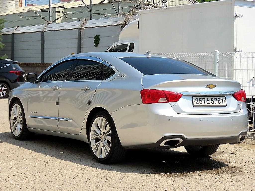 Chevrolet Impala - Vista 3