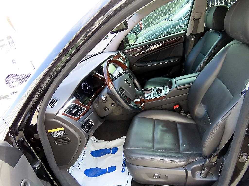 HYUNDAI Equus - Vista 5