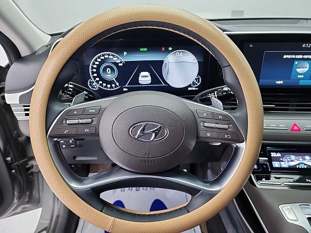 HYUNDAI Grandeur - Vista 9
