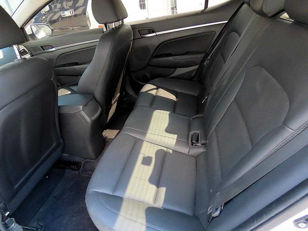 HYUNDAI Avante - Vista 6
