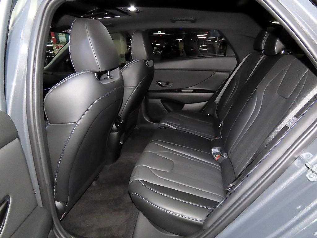 HYUNDAI Avante - Vista 7