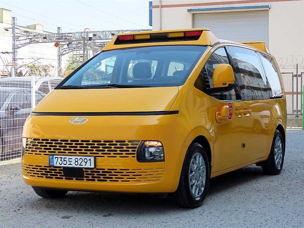 HYUNDAI Staria - Vista 2