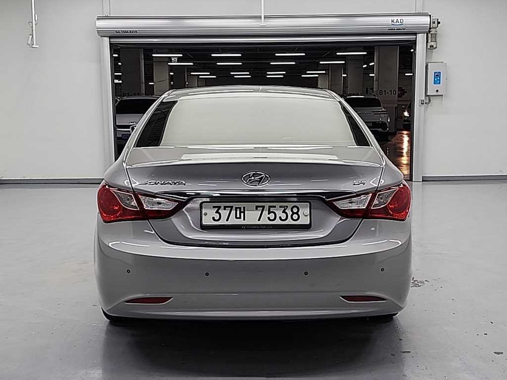 HYUNDAI Sonata - Vista 3