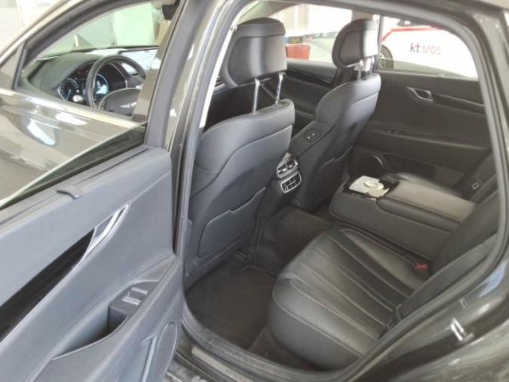 Genesis G80 - Vista 10