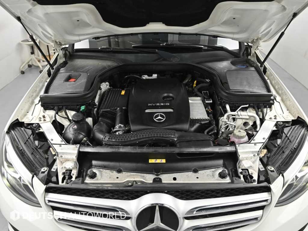 Mercedes Benz GLC Class - Vista 6