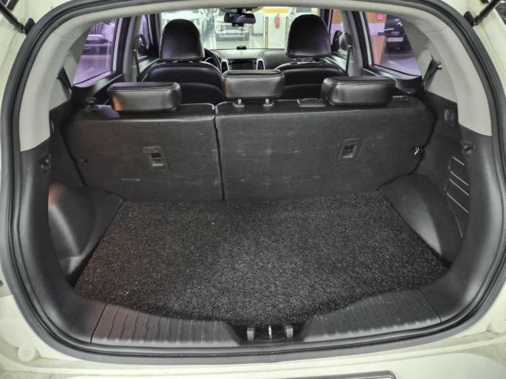 Ssangyong Tivoli - Vista 10