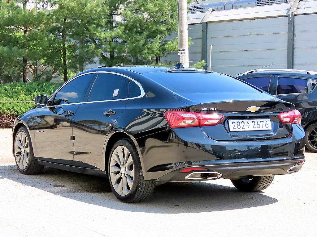 Chevrolet Malibu - Vista 3