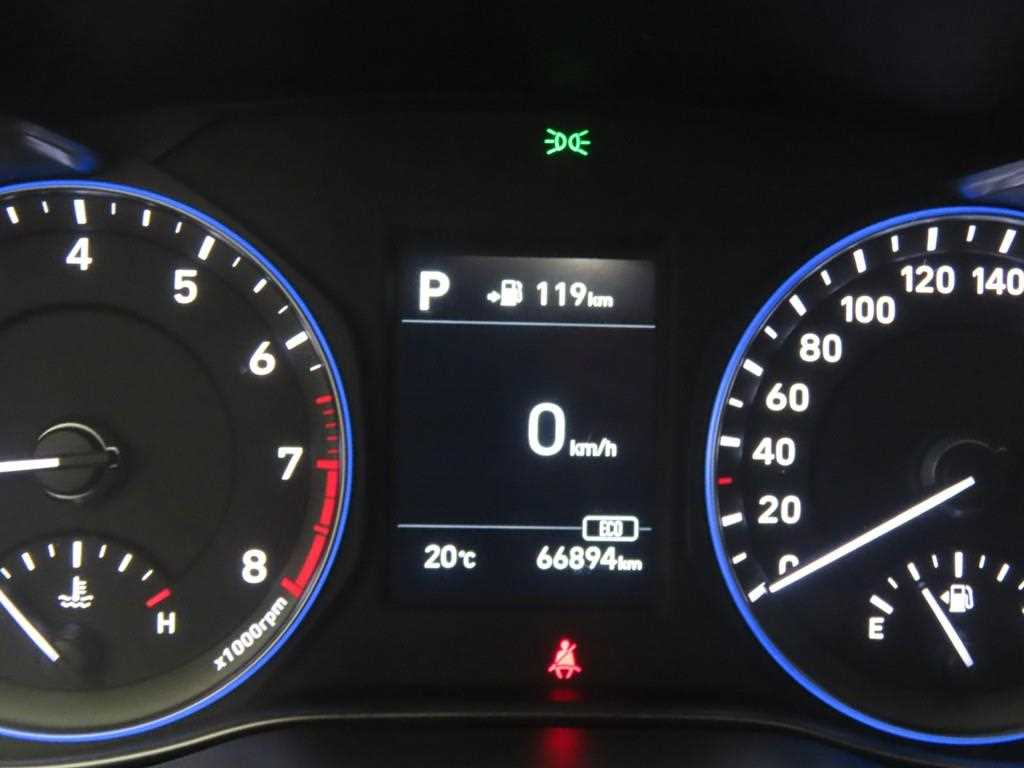 HYUNDAI Kona - Vista 8
