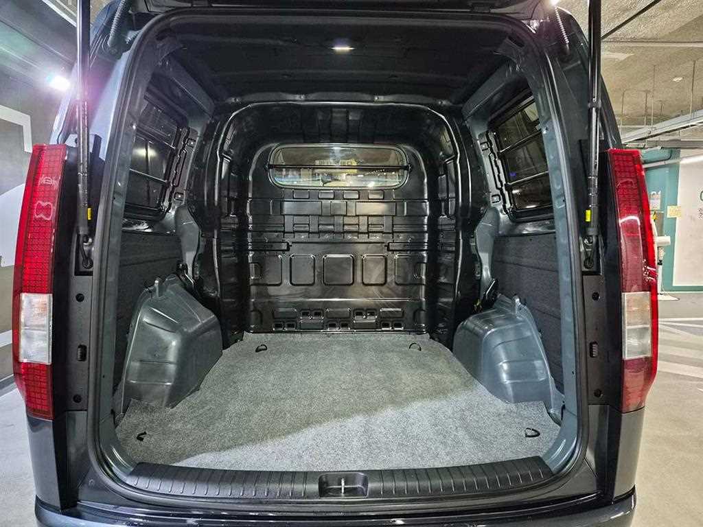 HYUNDAI Staria 2025 Gris - Importación desde Corea - HF Imports Iquique - Foto 18