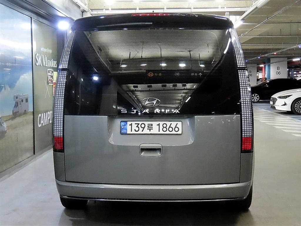 HYUNDAI Staria - Vista 5