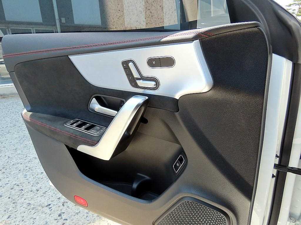 Mercedes Benz CLA Class - Vista 12