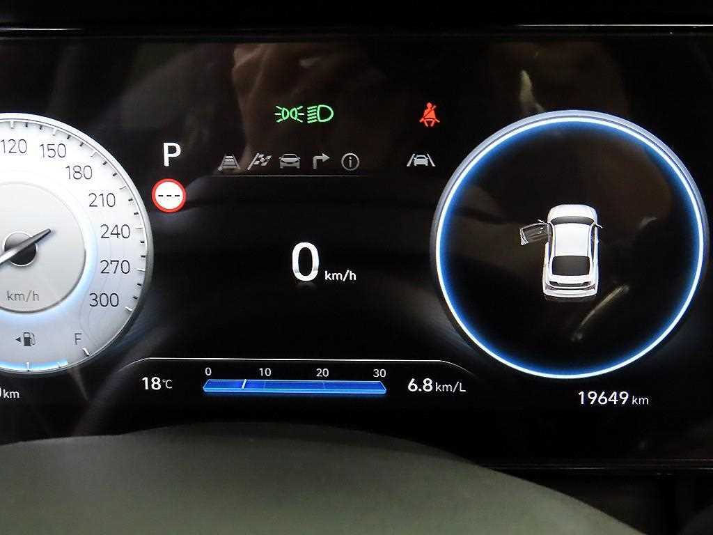 HYUNDAI Avante - Vista 9