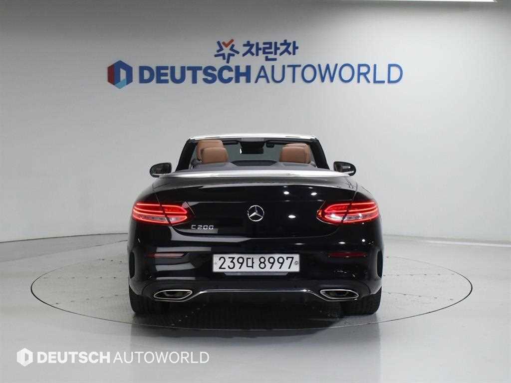 Mercedes Benz C Class - Vista 4