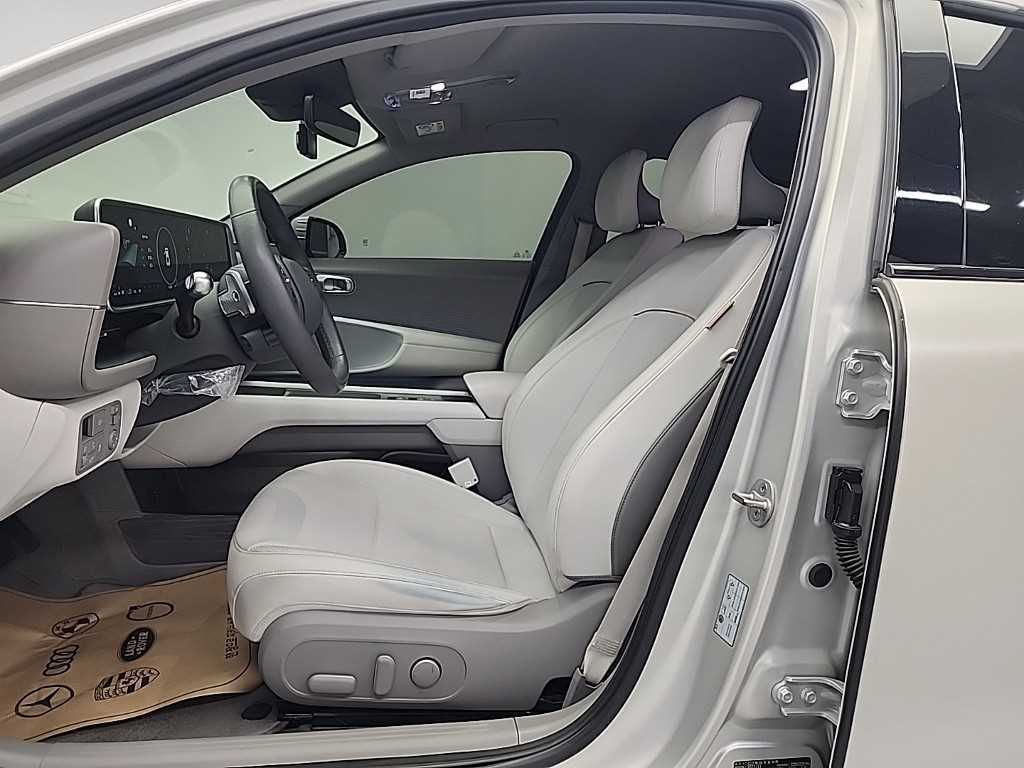 HYUNDAI Ioniq 6 - Vista 11