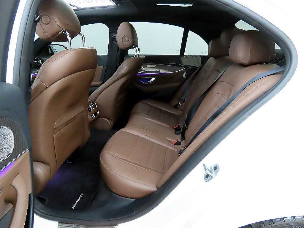 Mercedes Benz E class - Vista 6