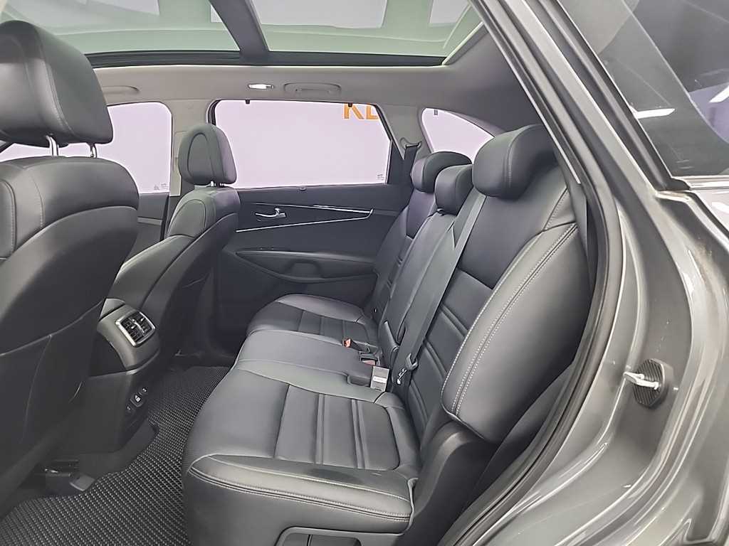 KIA Sorento - Vista 12