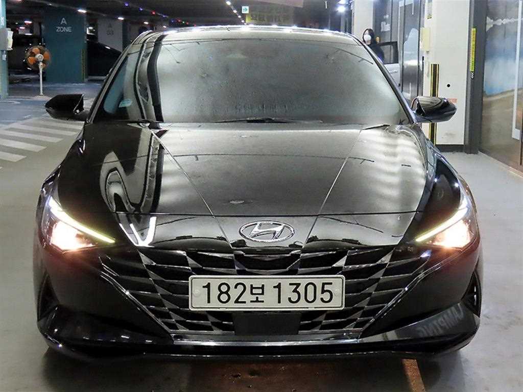 HYUNDAI Avante - Vista 2