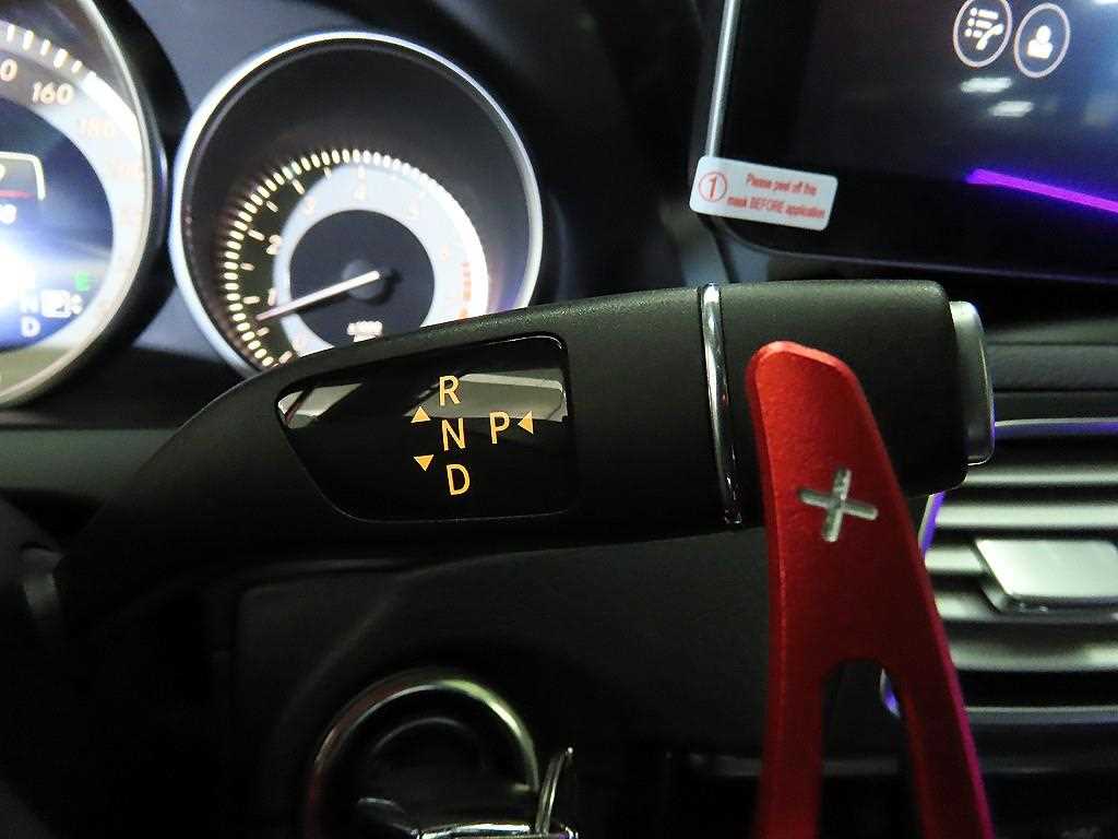 Mercedes Benz E class - Vista 12