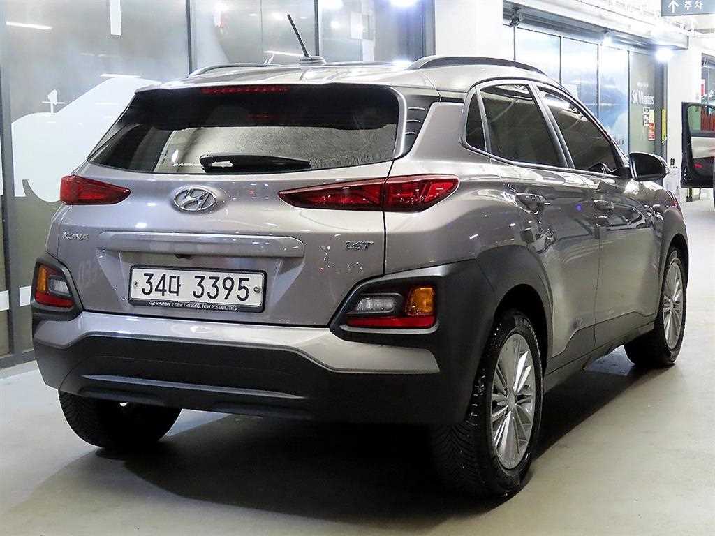 HYUNDAI Kona - Vista 4