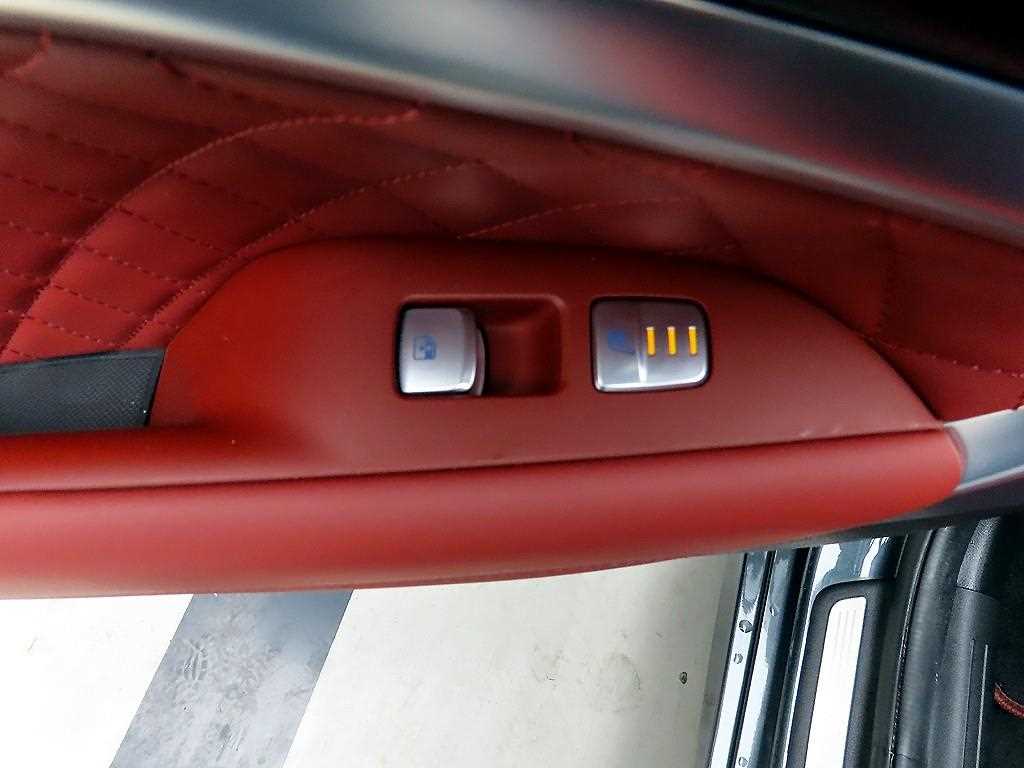 Genesis G70 - Vista 11