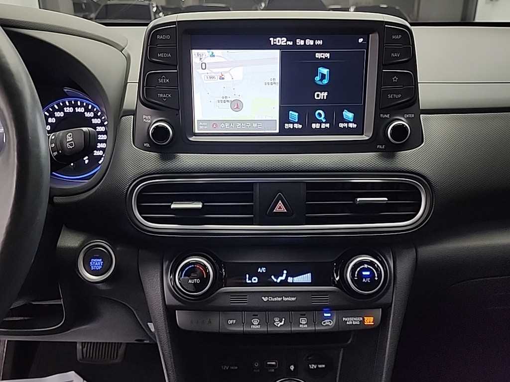 HYUNDAI Kona - Vista 10