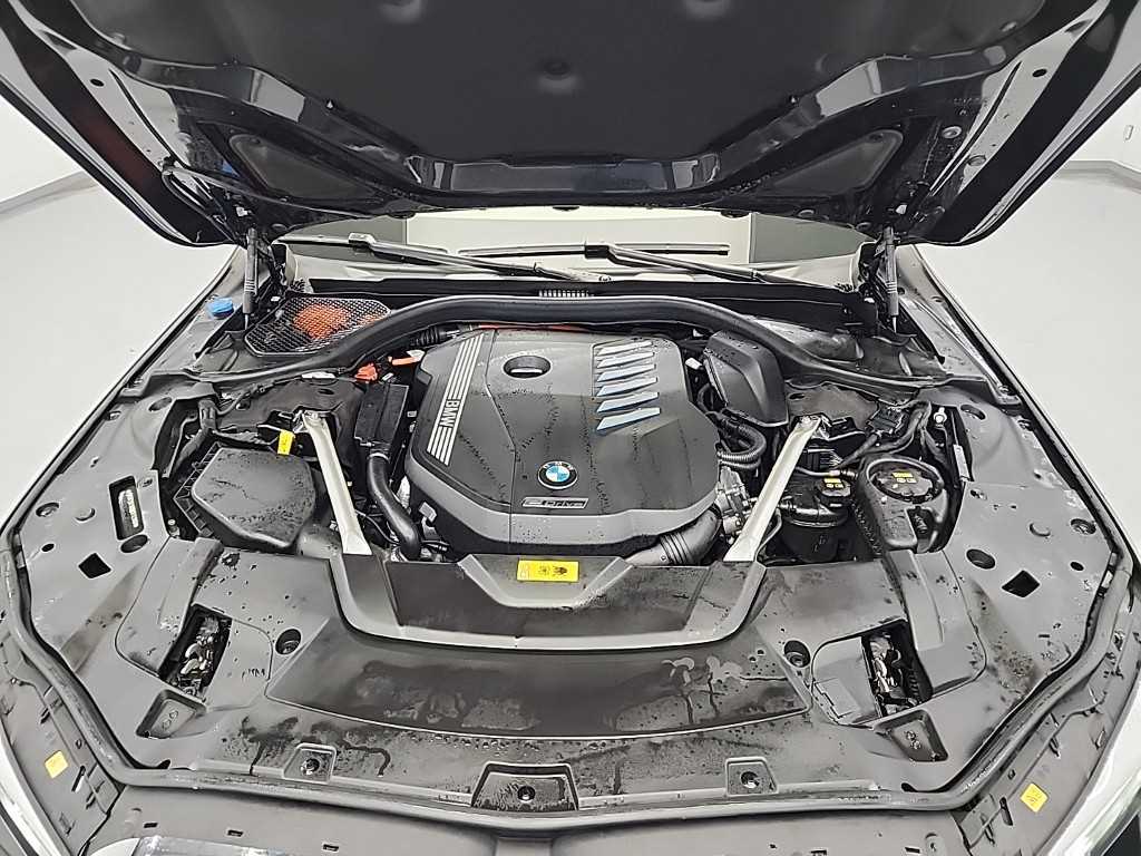BMW 7 Series - Vista 5