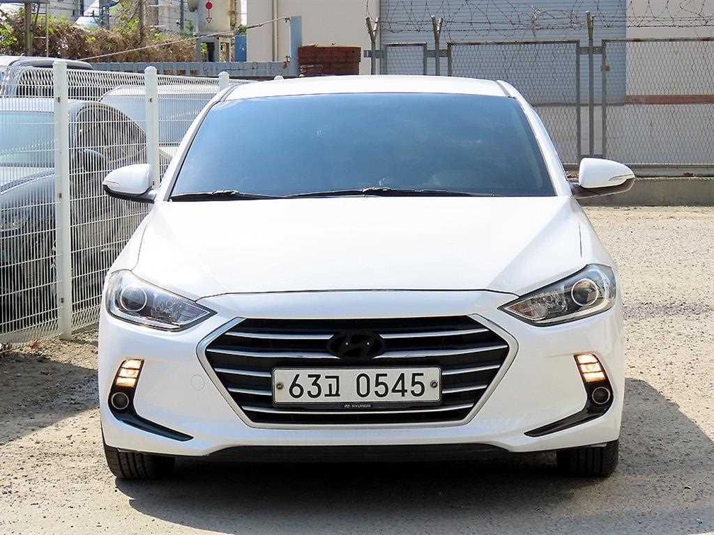 HYUNDAI Avante 2016 Blanco - Importación desde Corea - HF Imports Iquique - Foto 1