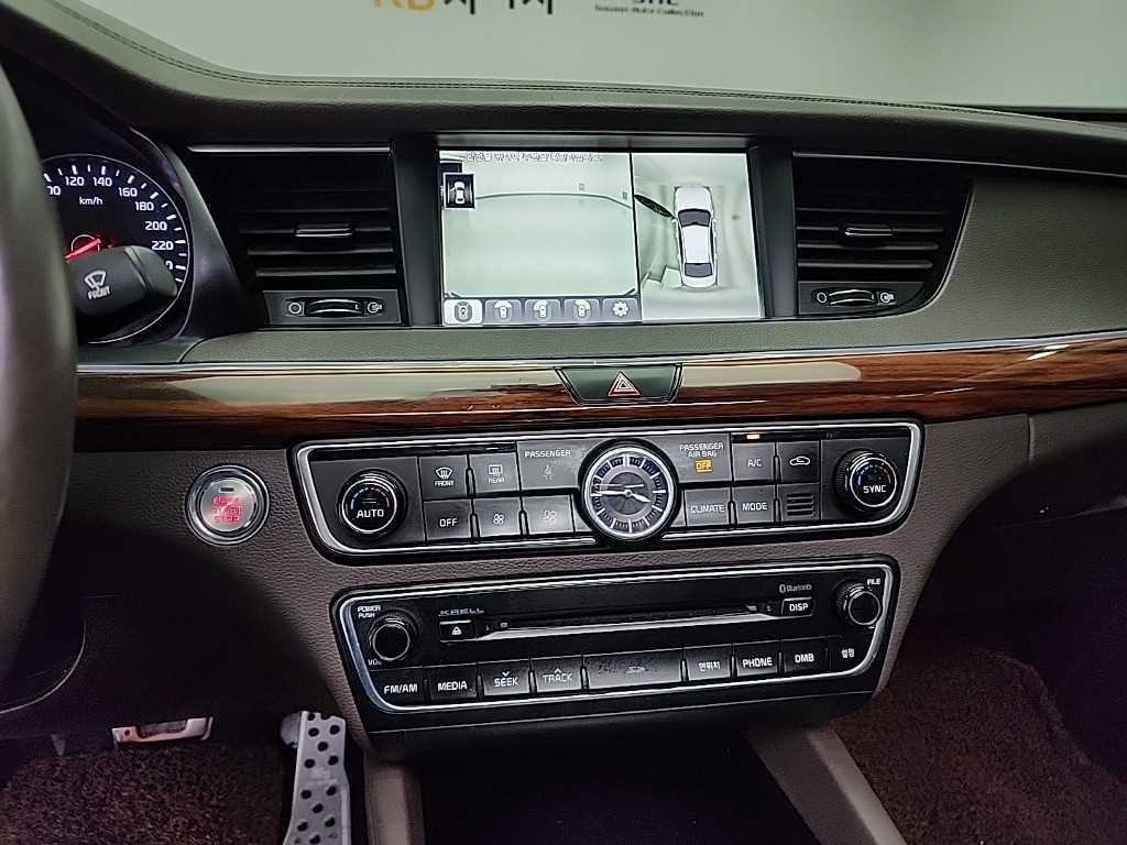 KIA K7 - Vista 10