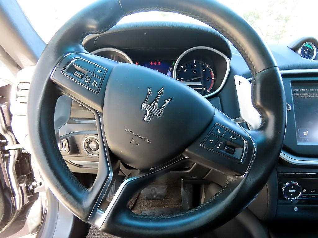 Maserati Ghibli - Vista 8