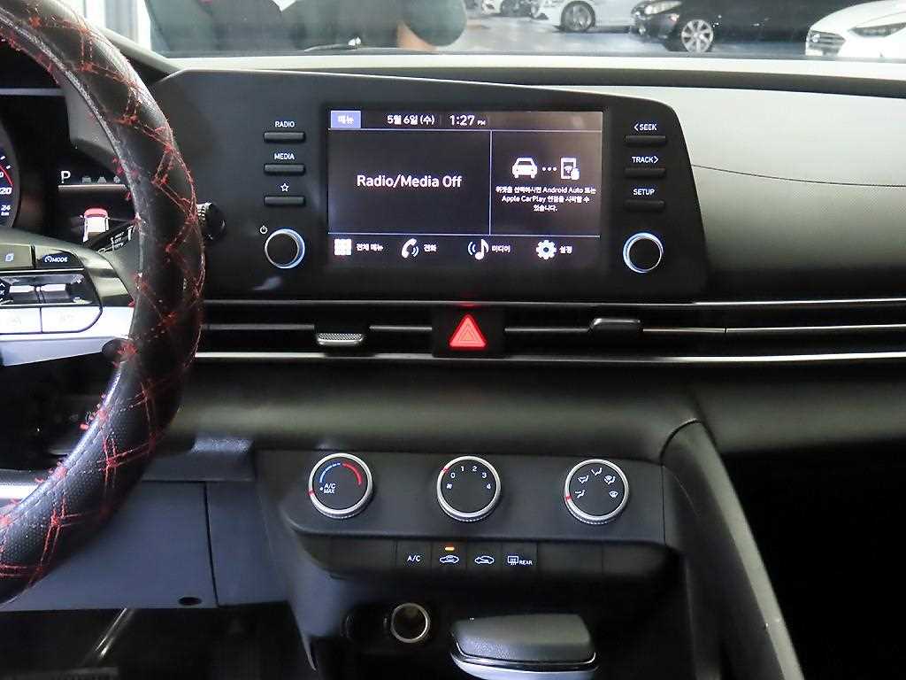 HYUNDAI Avante - Vista 11