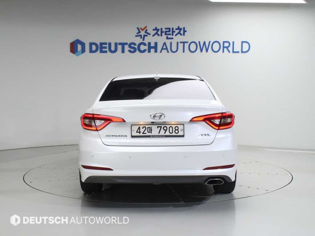HYUNDAI Sonata - Vista 4