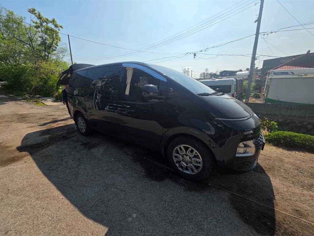 HYUNDAI Staria - Vista 2