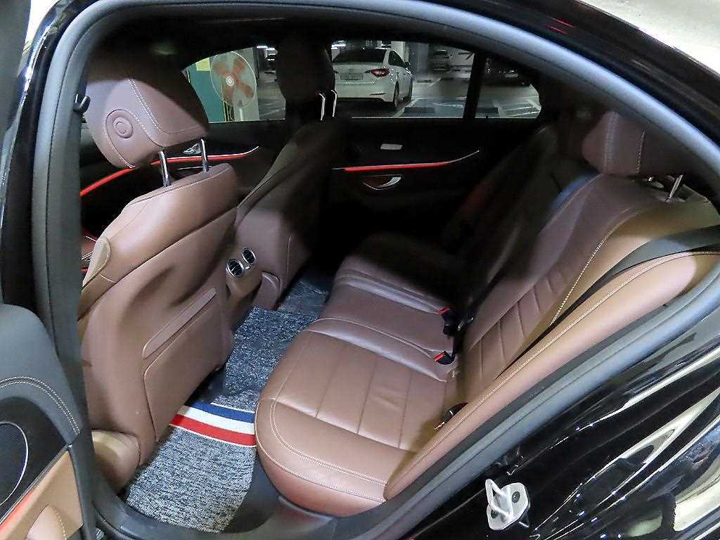 Mercedes Benz E class - Vista 7