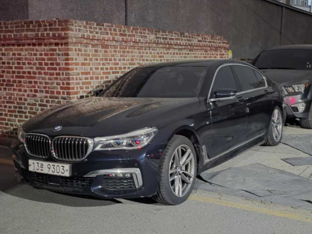 BMW 7 Series 2018 Negro - Importación desde Corea - HF Imports Iquique - Foto 1