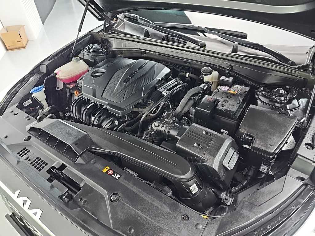 KIA K8 - Vista 5