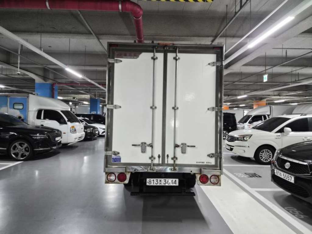 Small Truck Cargo (small) - Vista 3