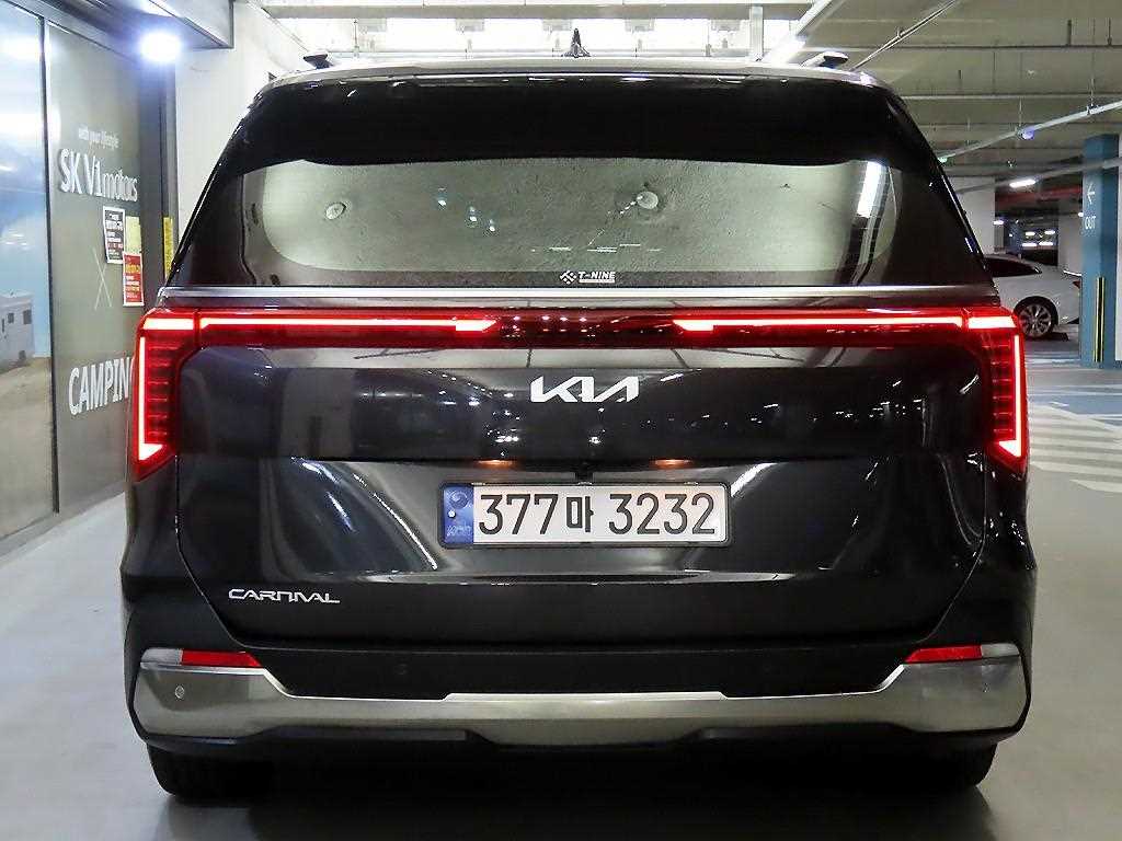 KIA Carnival - Vista 5