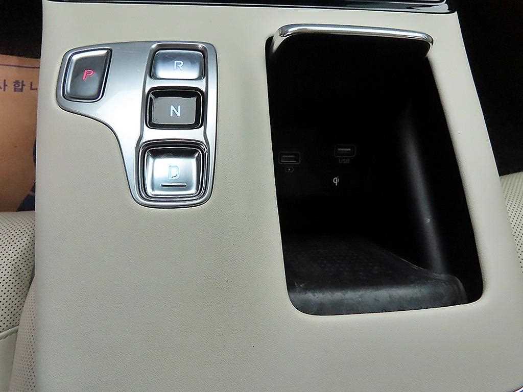 HYUNDAI Grandeur - Vista 10