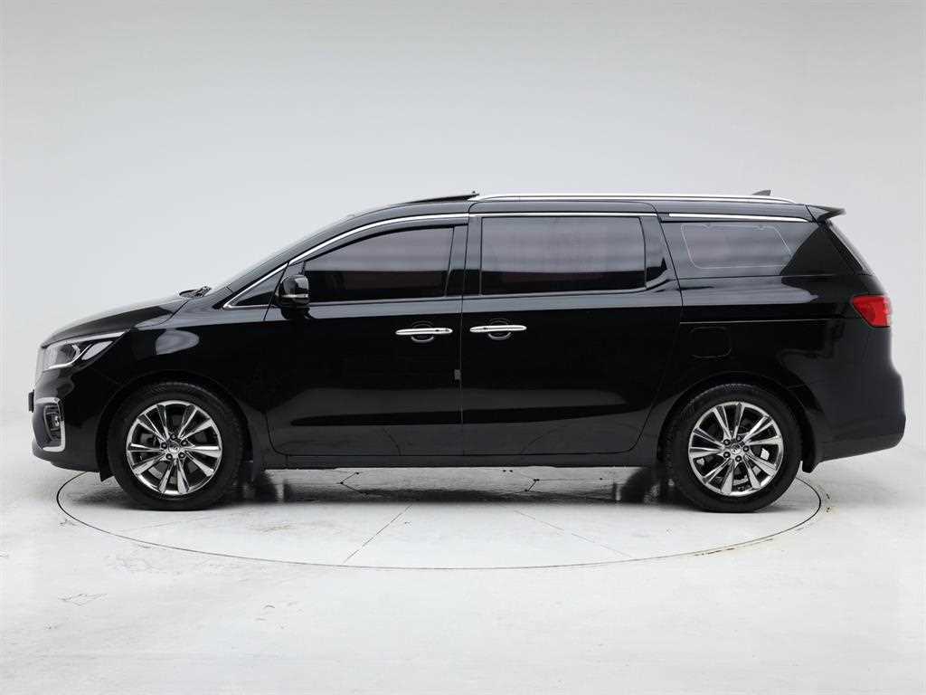 KIA Carnival - Vista 3