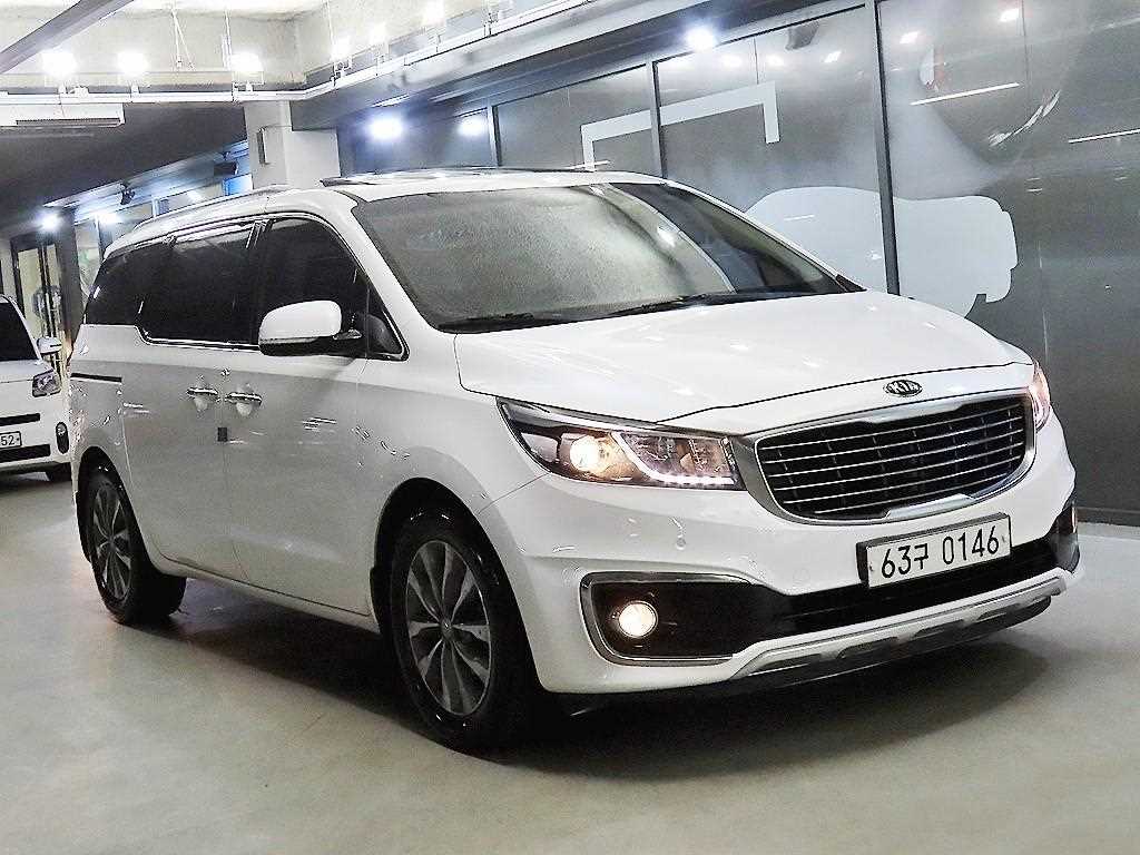 KIA Carnival 2016 Blanco - Importación desde Corea - HF Imports Iquique - Foto 1