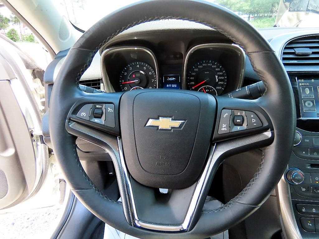 Chevrolet Malibu - Vista 8