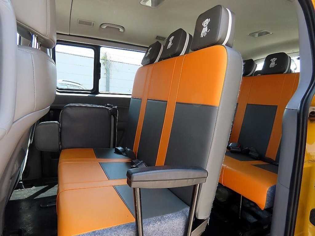 HYUNDAI Starex - Vista 6