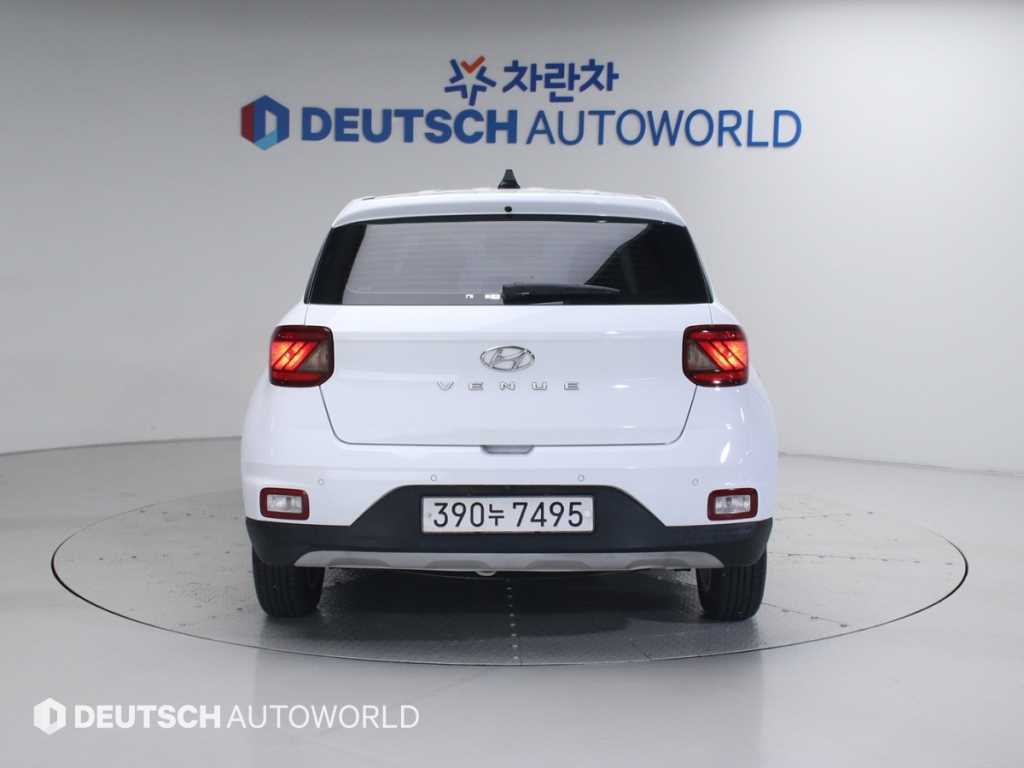 HYUNDAI Venue - Vista 4