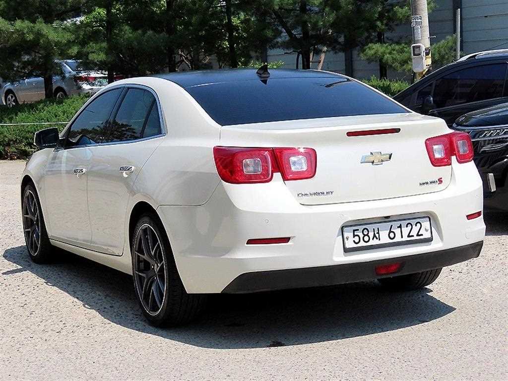 Chevrolet Malibu - Vista 3