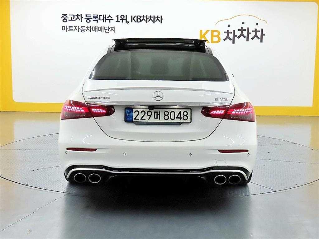 Mercedes Benz E class - Vista 3
