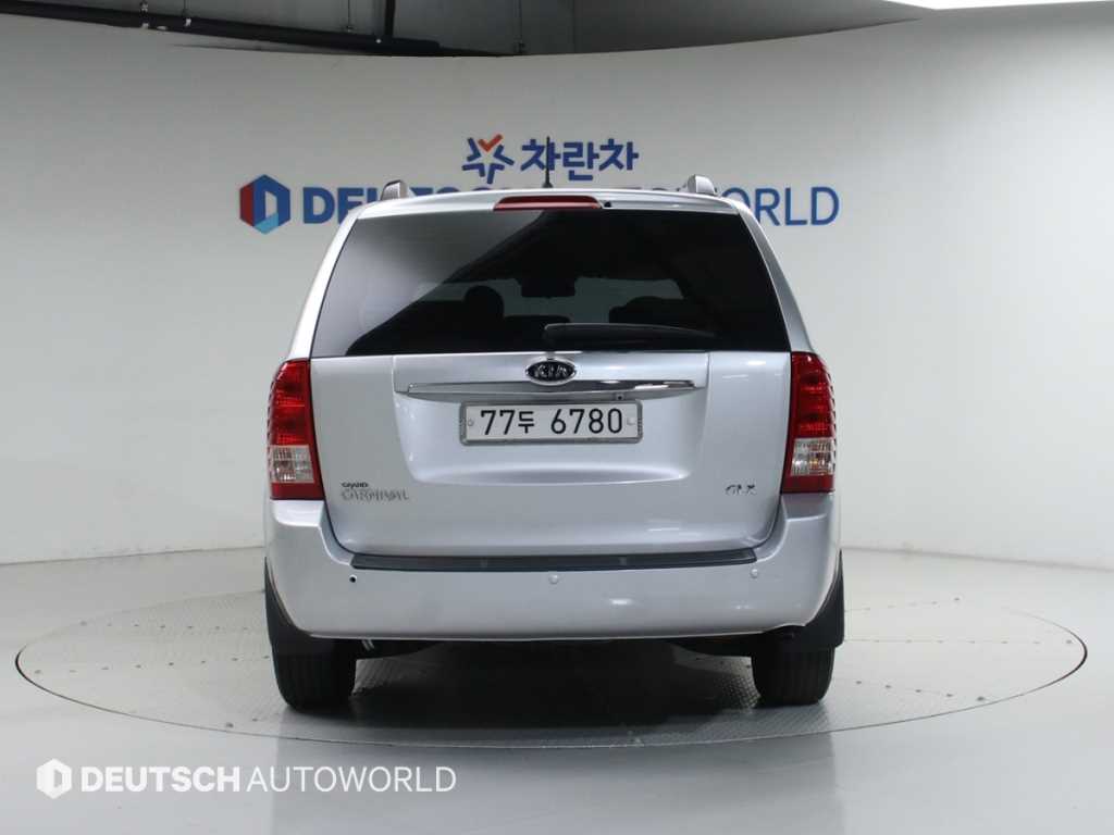 KIA Carnival - Vista 4
