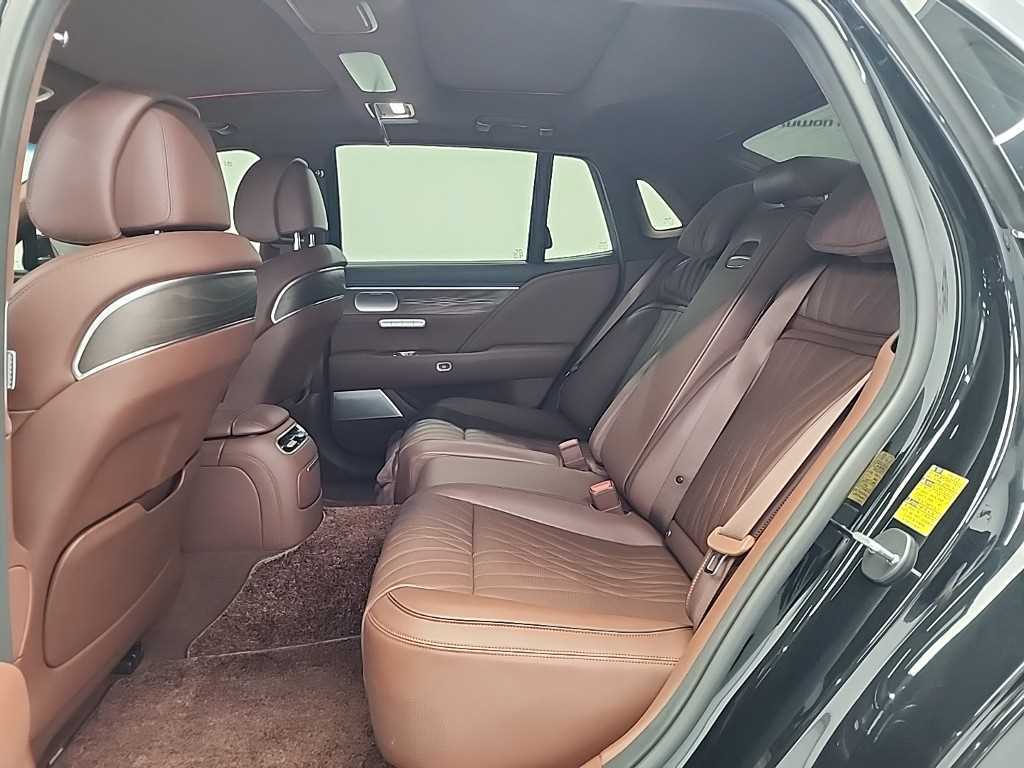 Genesis G90 - Vista 12