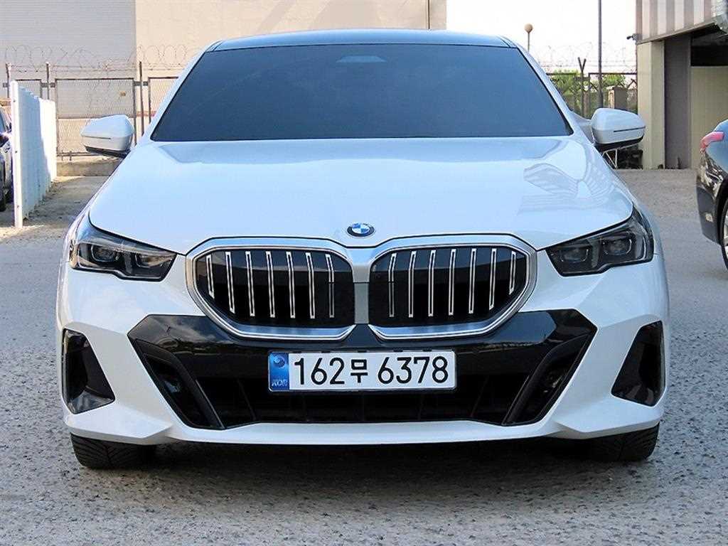 BMW 5 Series 2024 Blanco - Importación desde Corea - HF Imports Iquique - Foto 1