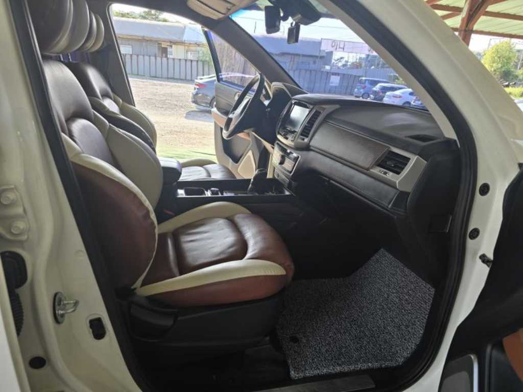Ssangyong Rexton - Vista 8